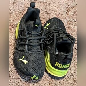 Boys size 11.5c puma shoes